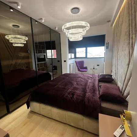 The Chic Apartment *